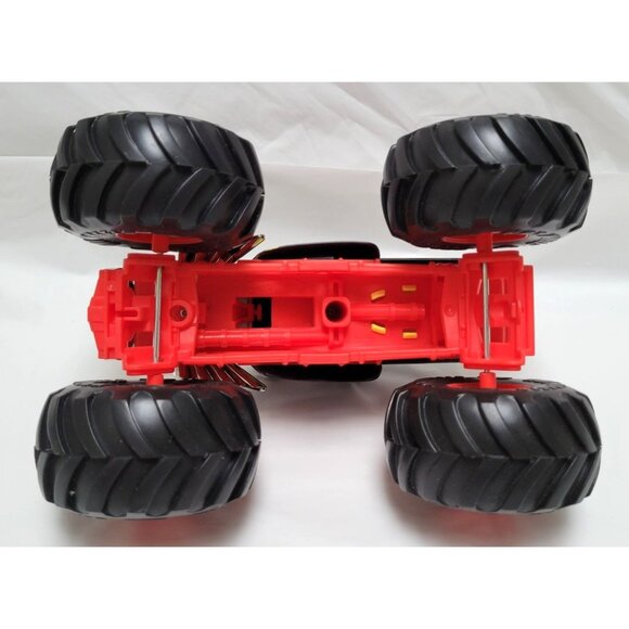 Hot Wheels Monster Truck 1:24 Oversized Die-Cast Bone Shaker Flames Skull - Picture 6 of 6